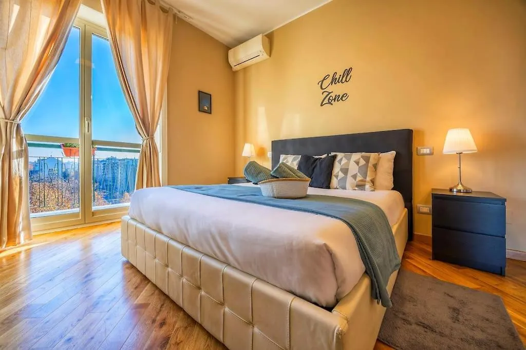 Appartement Sunny & Updated Flat With Panoramic City View 50M From M4 Stop Milaan