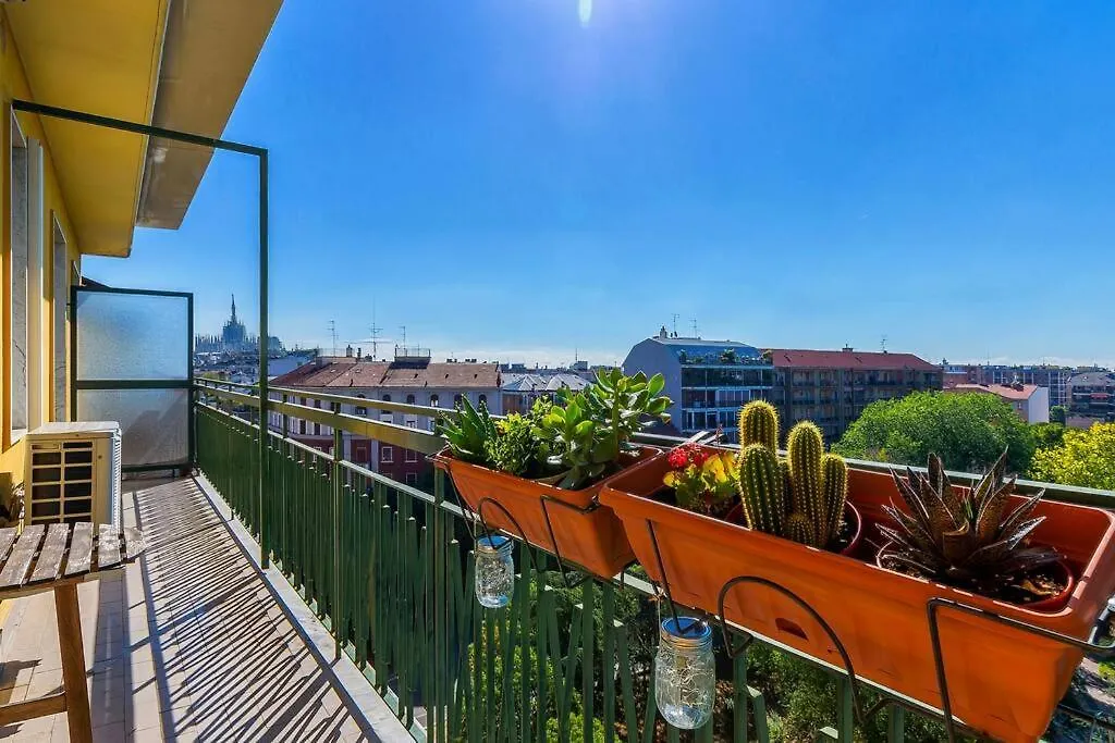 Sunny & Updated Flat With Panoramic City View 50M From M4 Stop Milaan 0*,